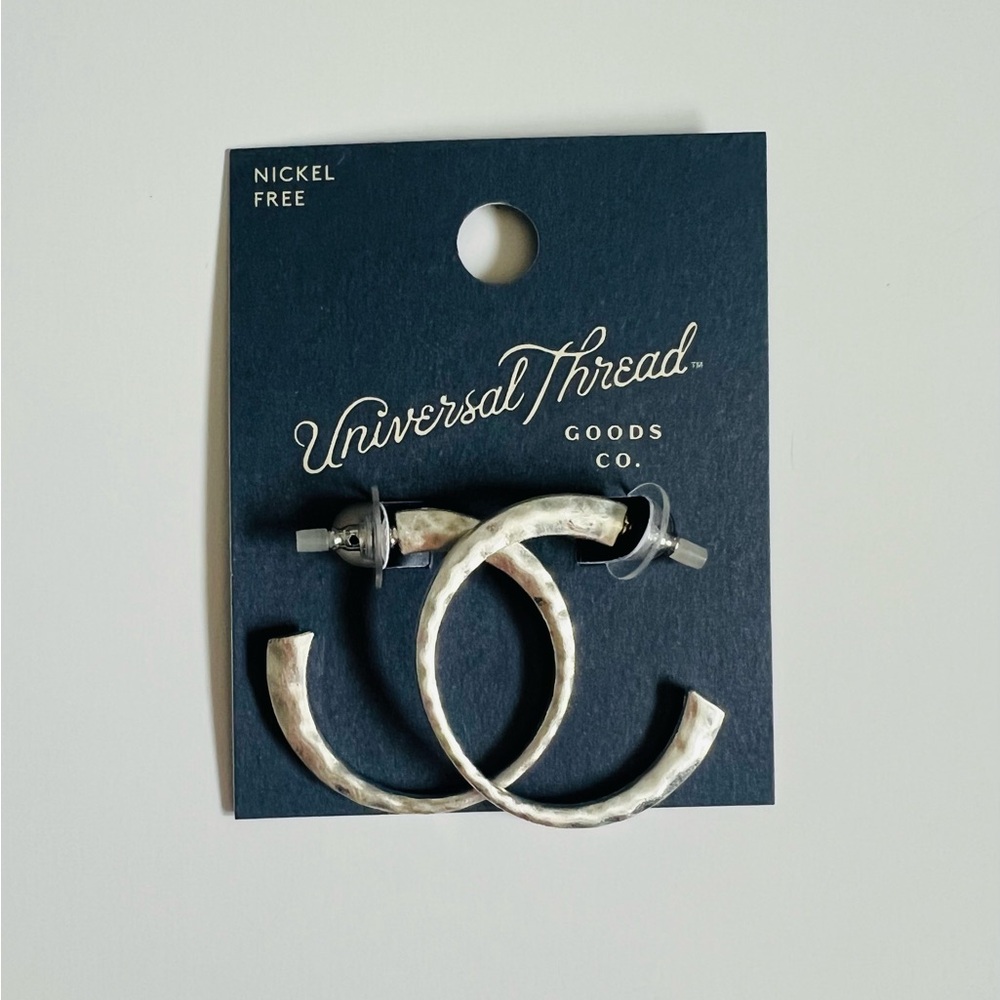 NWT Universal Thread Women's Silver Tone Hoop Earrings✨
